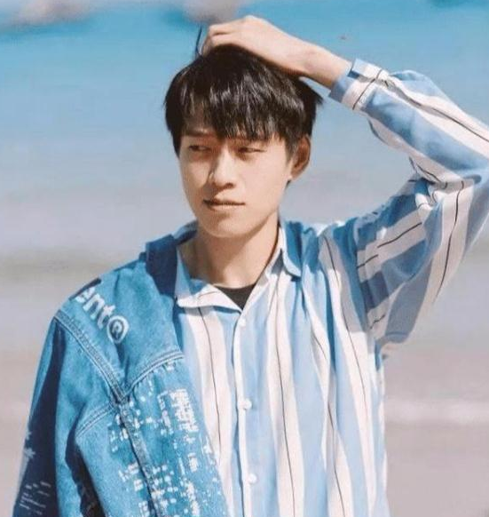 18家公司等他继承，他却是娱乐圈最抠门艺人，何炅谢娜都看不下去