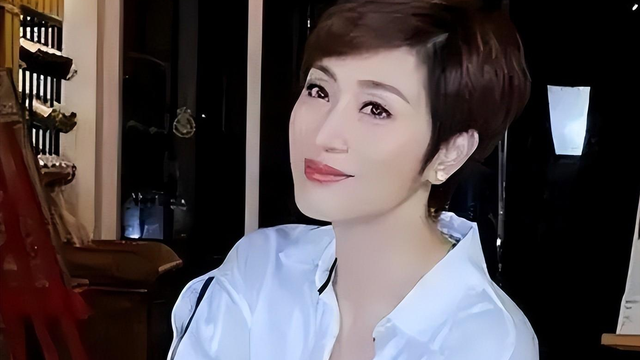 陈法蓉陪88岁父亲回江苏老家，陈父精神足，女儿57岁未婚育成遗憾