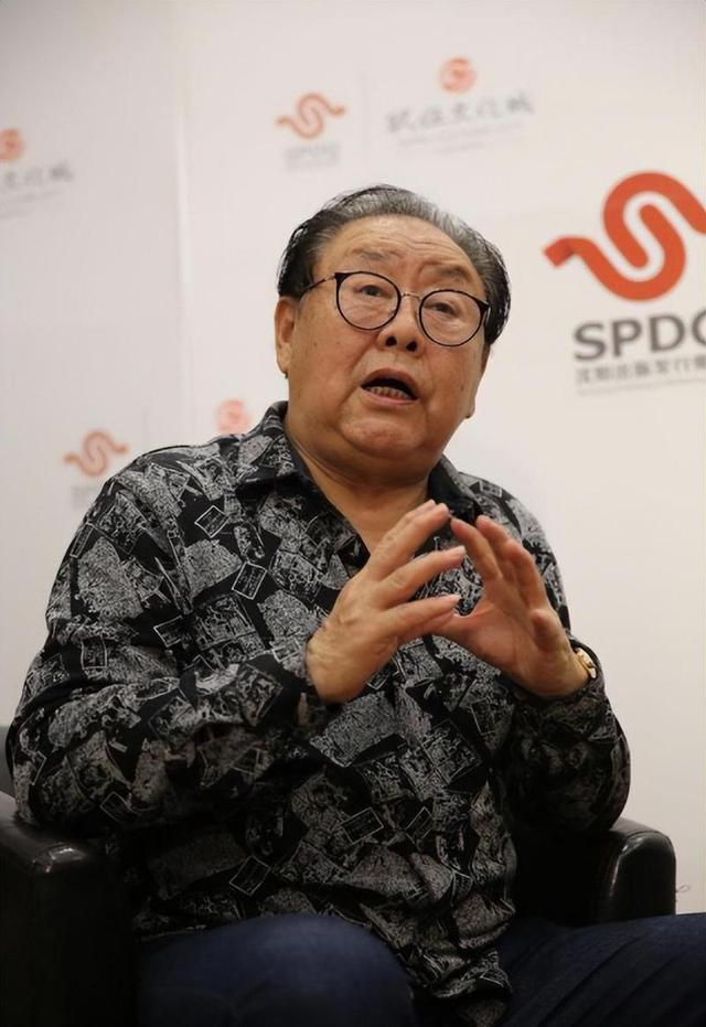 “猪八戒”已经79岁了，妻子比嫦娥还美，如今儿子也事业有成