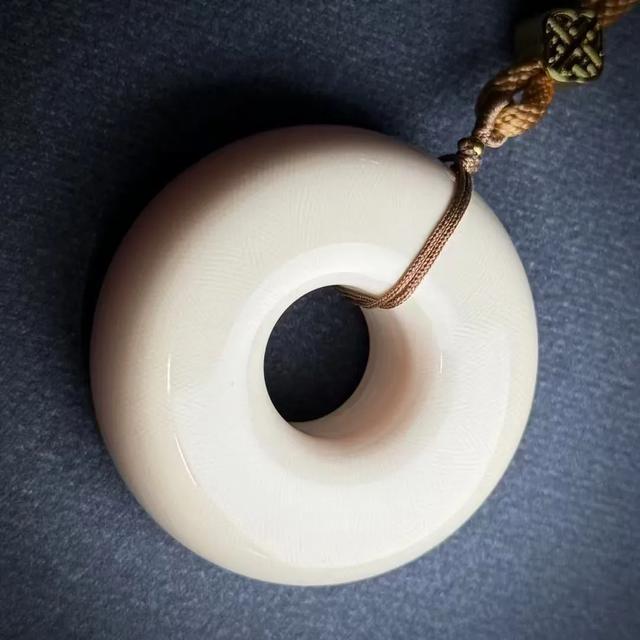 猛犸牙价格一克多少钱？最新猛犸牙价格介绍！