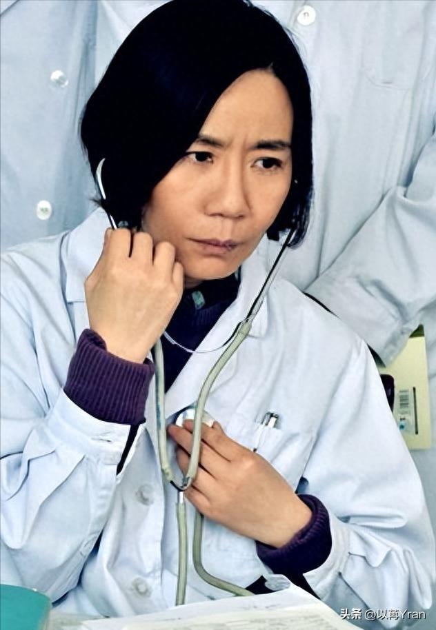 她是“中国最丑女演员”,凭什么嫁入豪门,成为阔太?