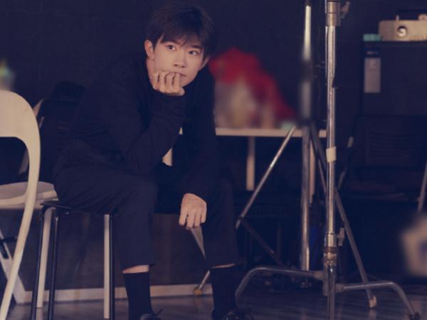 易烊千玺曾是高中校草,看见他高中校服照:颜值我服了