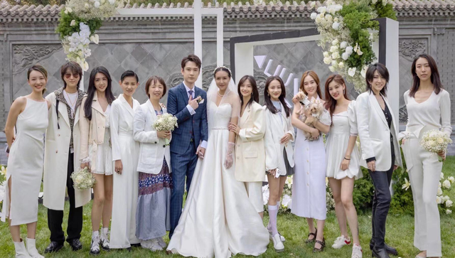 又一女星婚礼现场曝光！奢华浪漫群星云集，与老公郎才女貌好般配