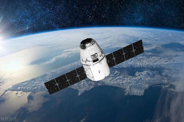 洛杉矶上空异象：是太空展翅还是坠落轨道？神舟15号的神秘命运！