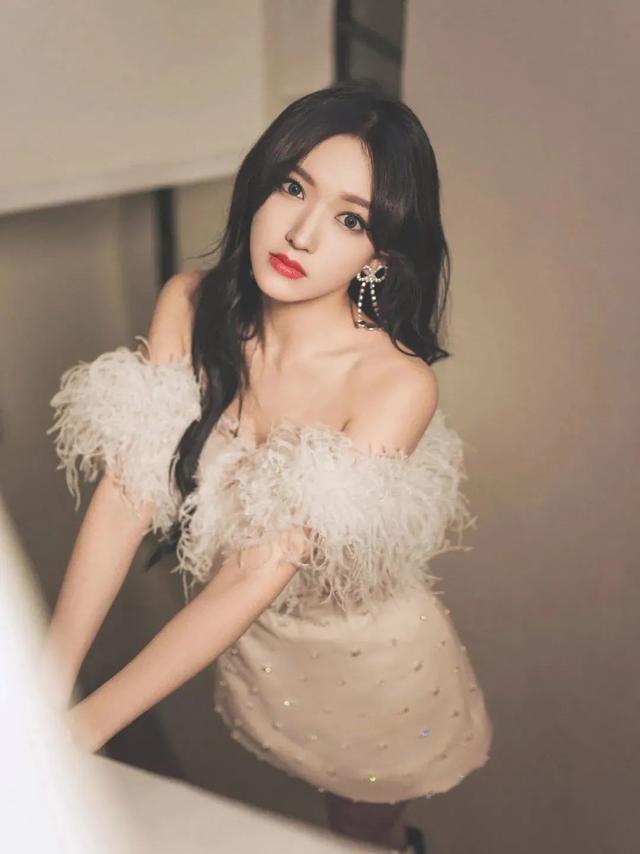 从青春少女变身性感女神，程潇改变了这几点