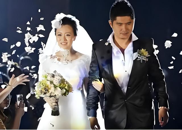 才明白,为何嫁10亿富豪12年,却要带儿子住娘家的潘阳,未有怨言