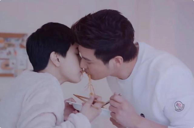 同样是拍吻戏，把辛芷蕾殷桃和杨幂放在一起对比，差距就出来了