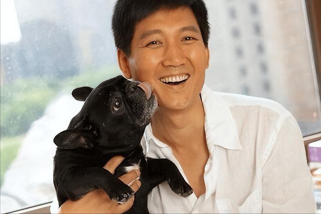 演员李崇霄离世3年后：女儿继承父业 , 越长越美 , 德国妻子却很悲催