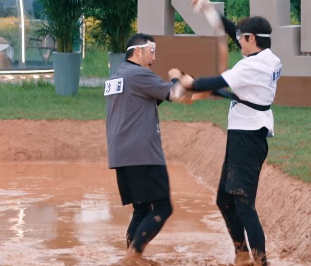 《奔跑吧8》：谢依霖一来，十年前初代跑男团的感觉立马就回来了