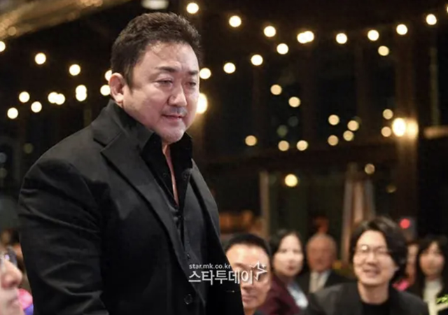 51岁马东锡迎娶小17岁女友，200斤猛男与神颜健身教练，被赞绝配