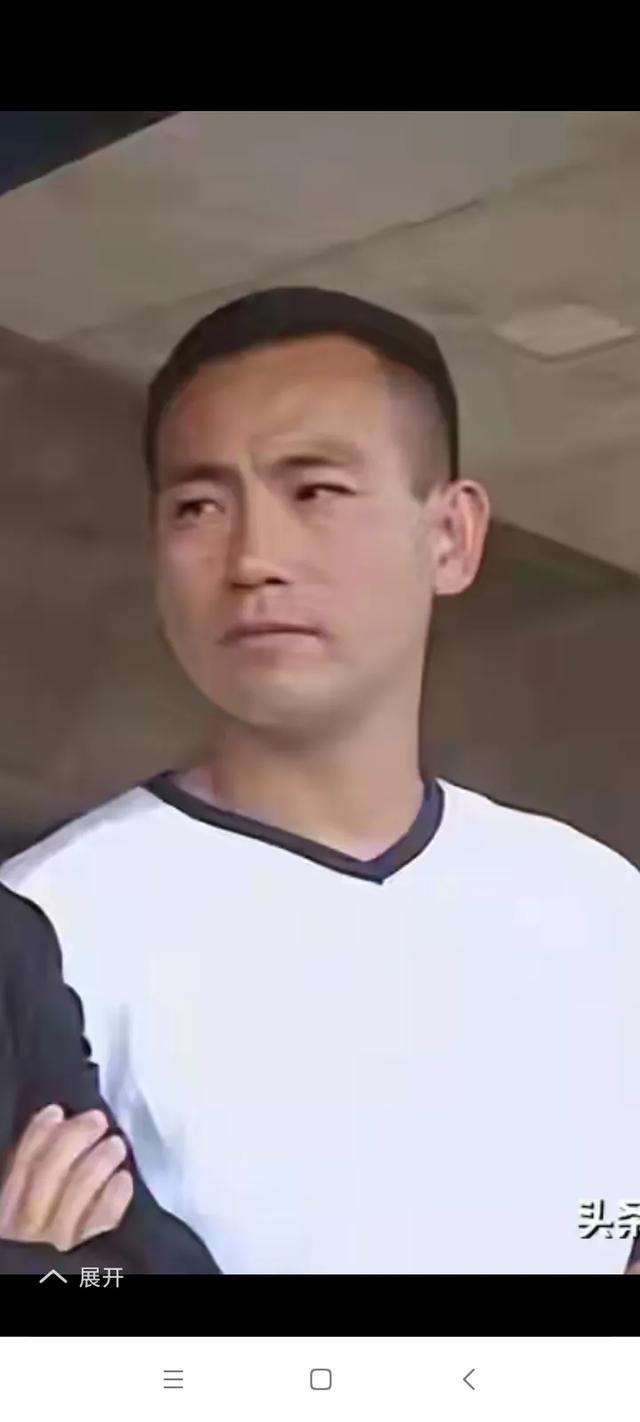 27岁的林保怡饰演香港1992年经典电视剧《大时代》里面的陈滔滔。