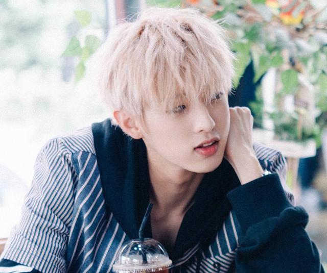 JYP人性美又翻车了？Day6朴再兴愤怒发文，直言被区别对待