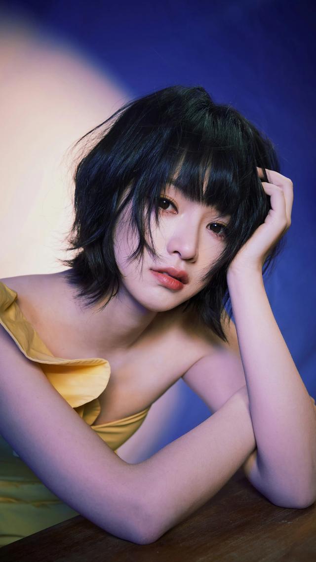 武大校花黄灿灿，颜值与实力并存！