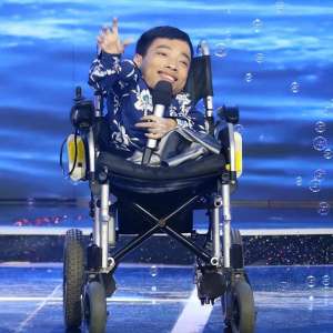 美娇妻(广东小伙李创利：身高80厘米，身价过亿娶美娇妻，如今怎么样了？)