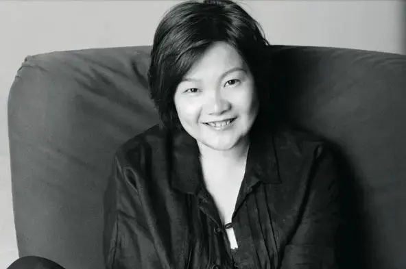 “名门痞女”洪晃：跟外交部打官司，因一辆加长林肯车看透陈凯歌