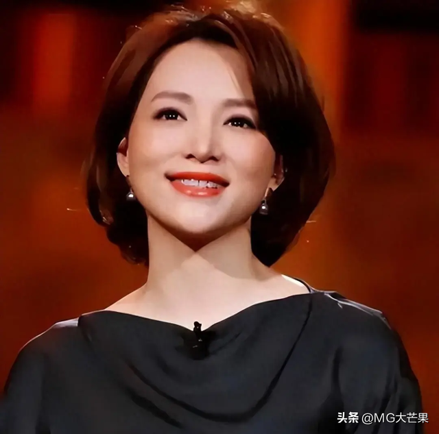 十二年已过，上届蛇年春晚主持人现状，把人生起伏展现的淋漓尽致