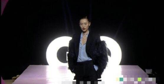 群星亮相GQ盛典红毯：热巴baby美似仙女，何穗刘雯气场超绝