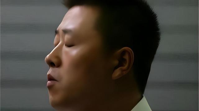 老人倒地没人管,“干嘛要扶”再惹争议,法官王浩被扒现状如何