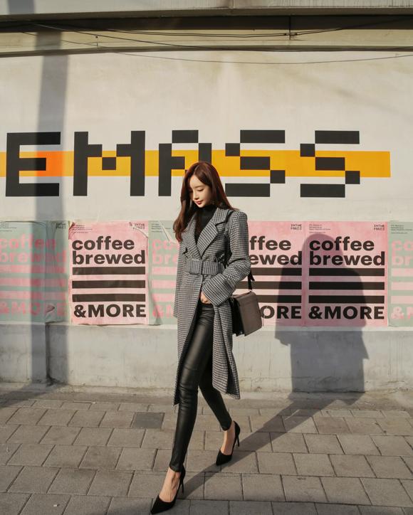 黑色带刺蔷薇，皮裤杀手