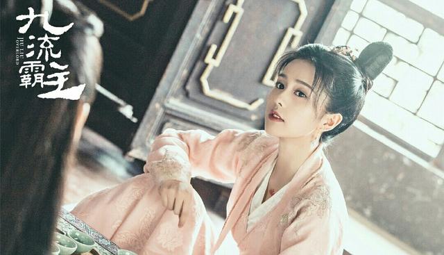 白鹿五部未播电视剧，其中和罗云熙合作的半是蜜糖半是伤未播先火