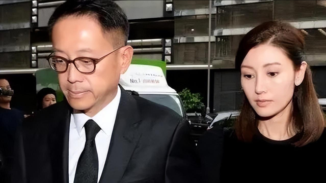 陈法蓉陪88岁父亲回江苏老家，陈父精神足，女儿57岁未婚育成遗憾