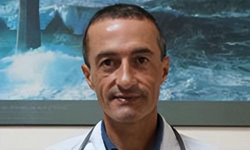 法国男医生性侵33个越南男孩，引渡回国后，法院却把他放走了