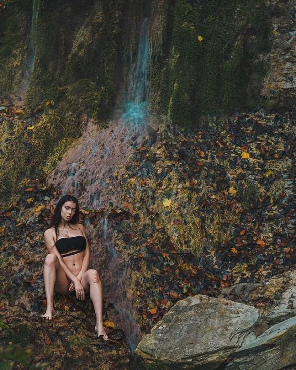 蜜瓜美臀+“胸”猛欧派!意大利辣妹Eleonora性感私照