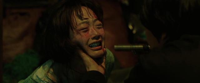 人质被绑匪百般虐待，就连喝水都被反绑双手！韩国最新犯罪电影