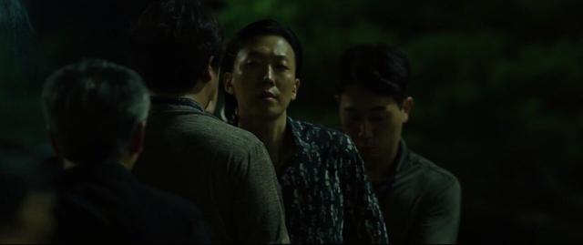 人质被绑匪百般虐待，就连喝水都被反绑双手！韩国最新犯罪电影