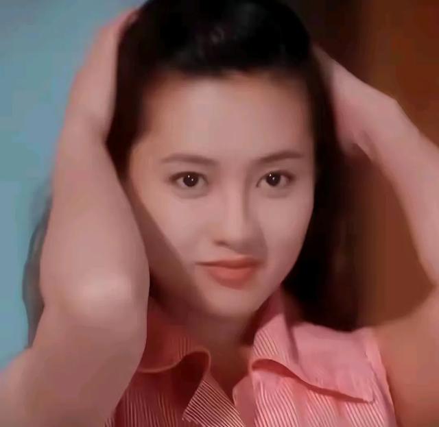 香港大尺度“三级片”《蜜桃成熟时》当年清纯的李丽珍为什么会拍