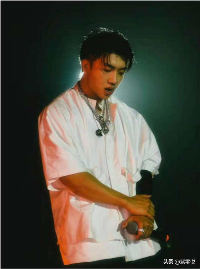 杨和苏与女友张馨月官宣分手，江湖之大，各自安好吧