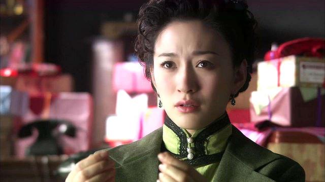 “苦情冷白皮”李小冉出道26年，14部经典窥见：容颜几变？