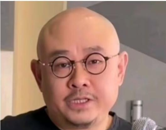 刀郎关系真相揭晓三个月后，云朵盛大现身，她不仅参与了两会