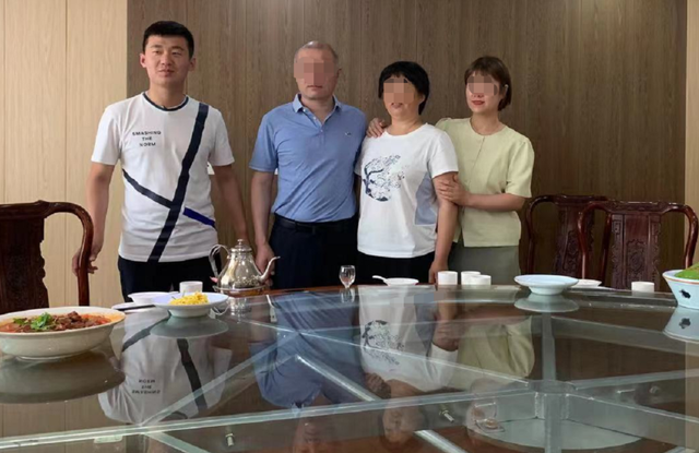 山东于欢案:生母被轮番羞辱,儿子怒捅4人后,千万国人为他求情