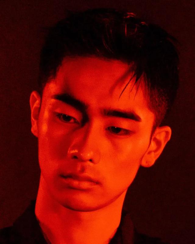 日本男模冈崎圭吾晋升奶爸，居然是直男！