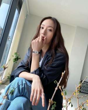 酸酸甜甜爱上你(Krystal「女粉超多」傻回不知道原因突告白粉丝：请继续喜欢我)