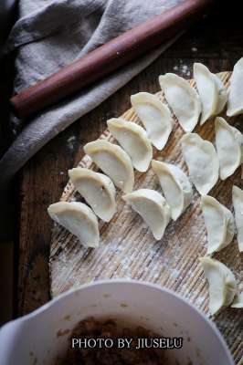 翠花上酸菜(翠花，上酸菜)