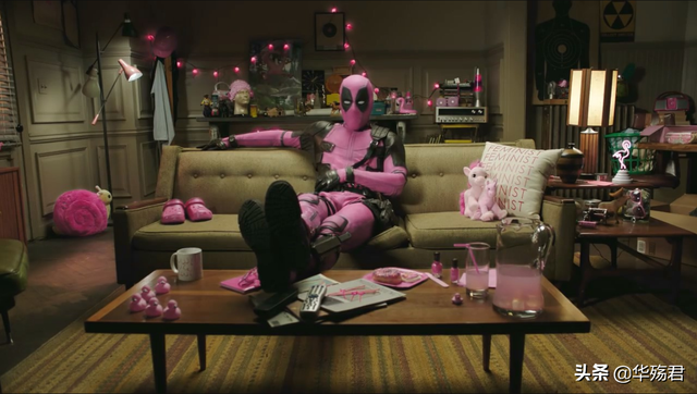 漫威：电影《死侍》那些彩蛋细节，死侍对hellokitty做