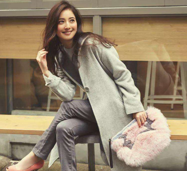 演技最差女优？佐佐木希逆风翻盘，靠一张美人脸一路飙车