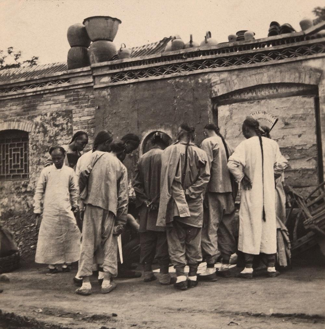 【晚清风情录】老照片中的花楼女子丰乳肥臀，30张尽显绝代风姿