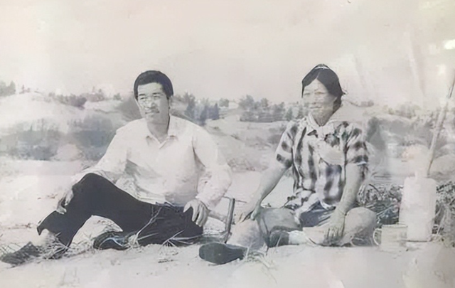 “沙漠之花”殷玉珍：宁肯种树累死，也不叫沙欺负死。