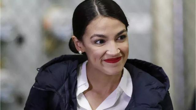 美国最年轻女议员热舞的视频火了！网友的槽点却是