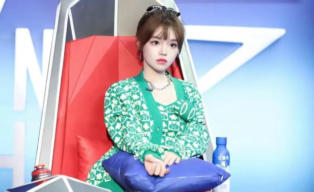 新生代四小天后诞生，不过都有各自尴尬的地方，还需要努力