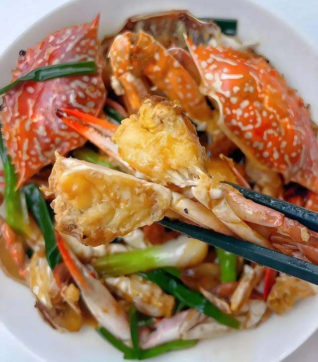 粤韵传承，蟹香四溢，揭秘经典粤菜蟹老板，姜葱炒蟹的独特魅力