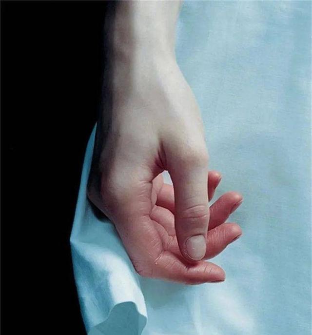 荷兰女摄影家卡拉的极品新人体艺术，性感、冷艳