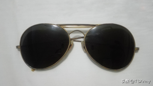 解放战争时期,一个国军“师座”身上的十大件