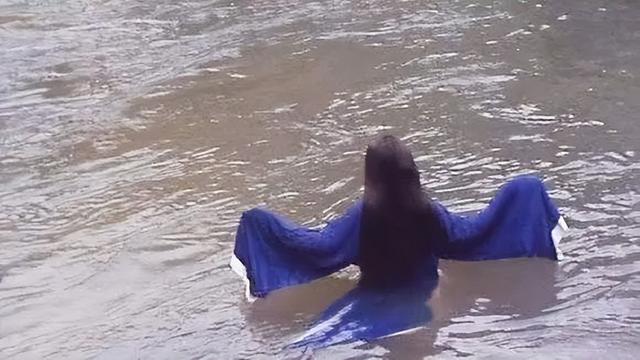 看完这十部恐怖片，总觉得房间里怪怪的