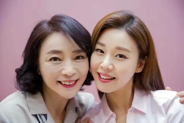 韩师奶董潼:传奇背后的跌宕与新生