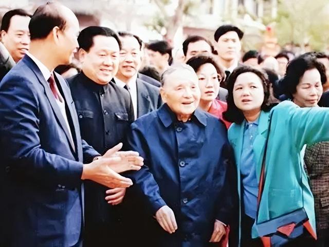 94年邓小平最后一次来上海，离开前对黄菊说：这是上海最后的机遇