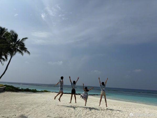 孙俪结婚15年庆水晶婚！　同天「邓超46岁生日」…夫妻热舞片闪瞎